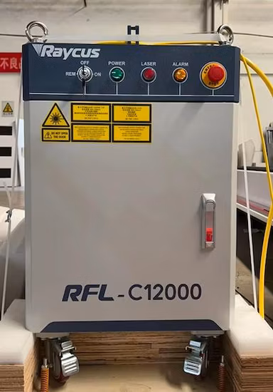 Máquina de solda de corte de fibra de módulo único Raycus Cw Fonte de laser Rfl