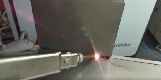 Soldador Handheld personalizado eficiência elevada do laser da máquina de soldadura 1000W